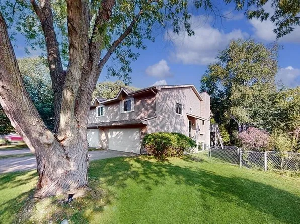 15372 Lesley Ln, Eden Prairie, MN 55346