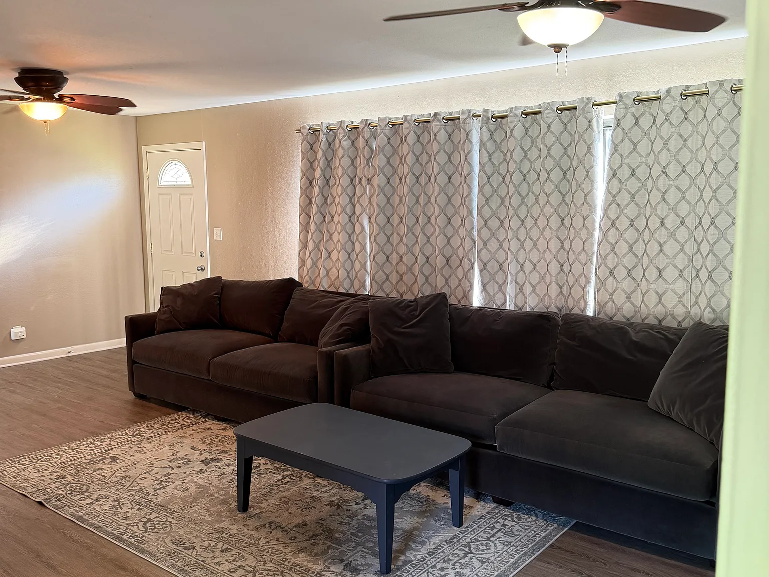 4 bed, 1698 sqft, $2,380 — Photo 2