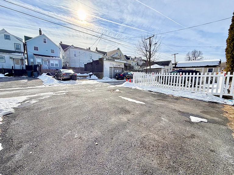 122 Summit Ave #2 — Photo 28