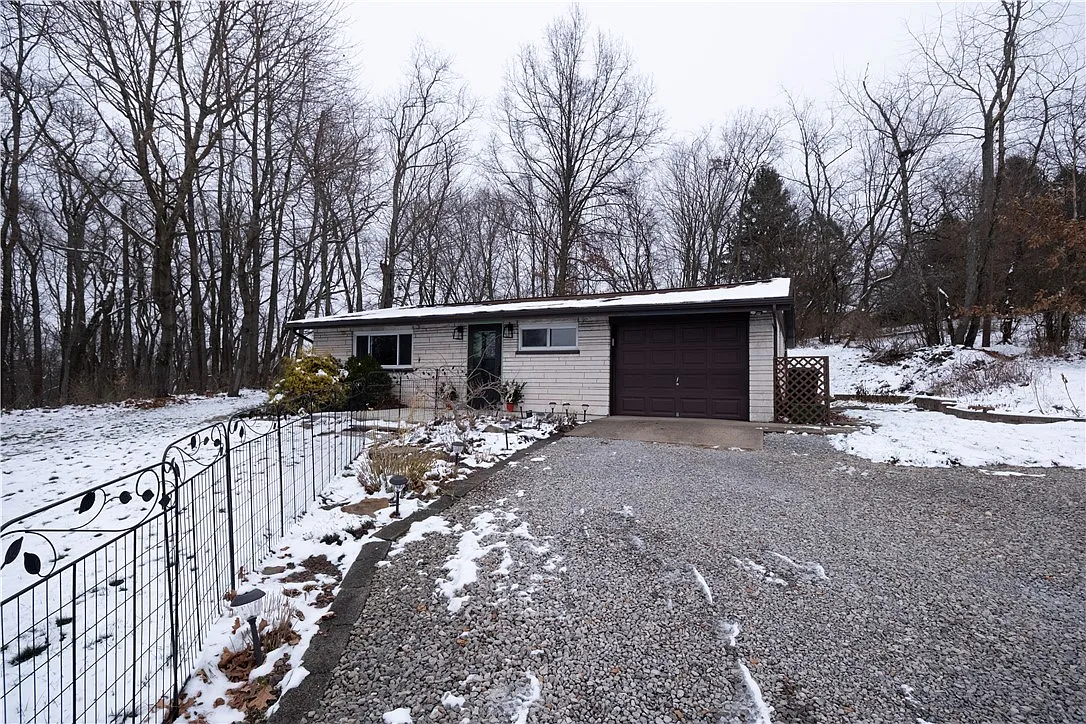 339 E Union Rd photo 1