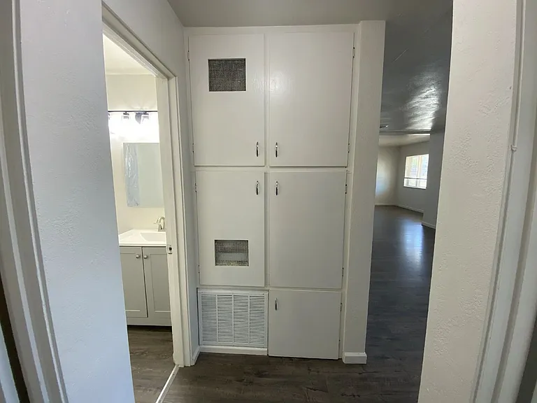 563 W Center St — Photo 20