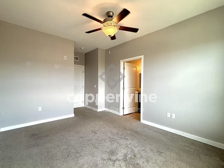 4100 N Albion St #522 — Photo 7