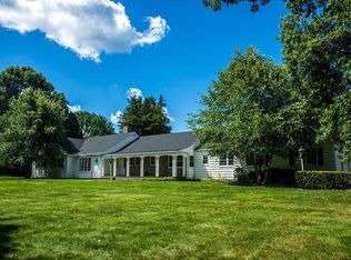 558 Round Hill Rd, Greenwich, CT 06831