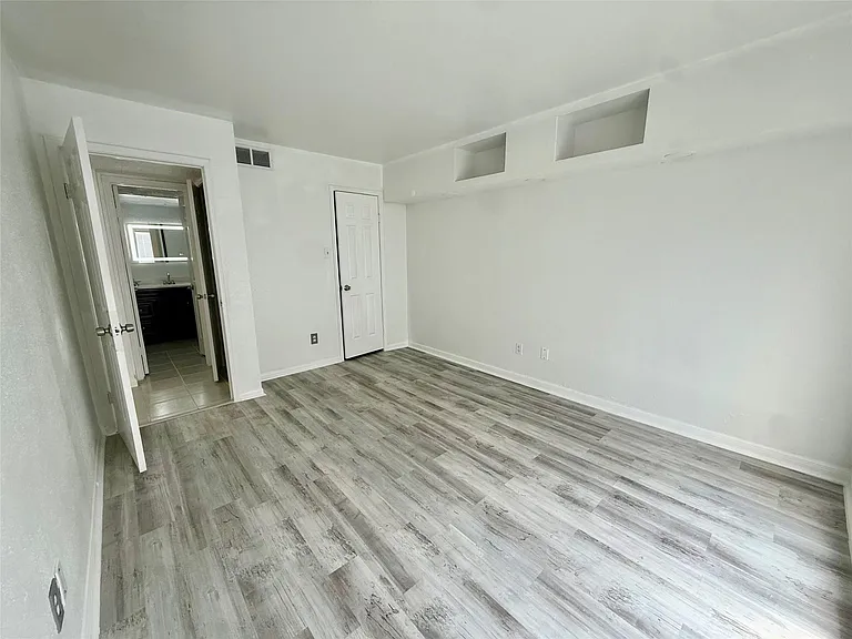 2830 S Bartell Dr #9 — Photo 9
