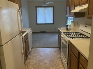 3408 Hampton Ridge Dr UNIT 11, Rockford, IL 61109