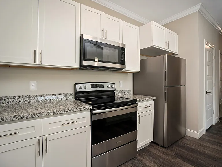 Riverwalk Apartments — Photo 8