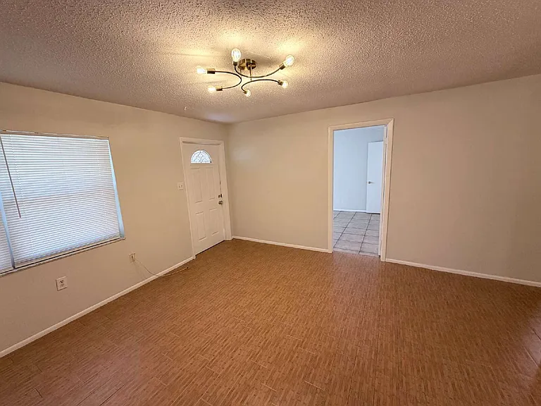 1211 Robert King High Dr — Photo 6