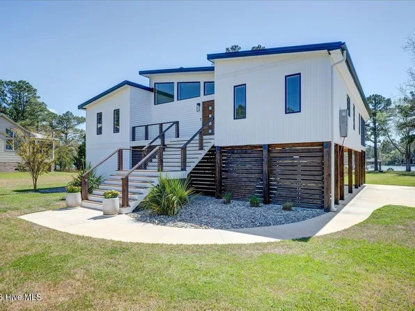 9226 Hart Drive, Oriental, NC 28571