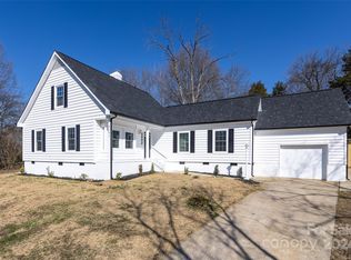 9101 Joyce Kilmer Dr, Charlotte, NC 28213