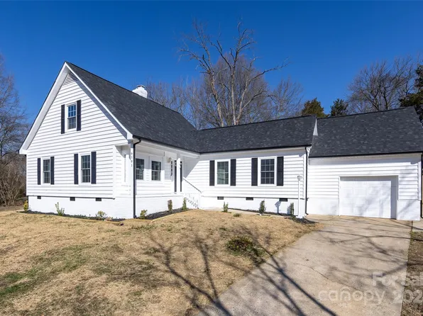 9101 Joyce Kilmer Dr, Charlotte, NC 28213