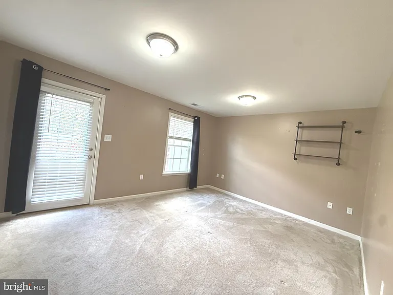 232 Morlatt Ln — Photo 24