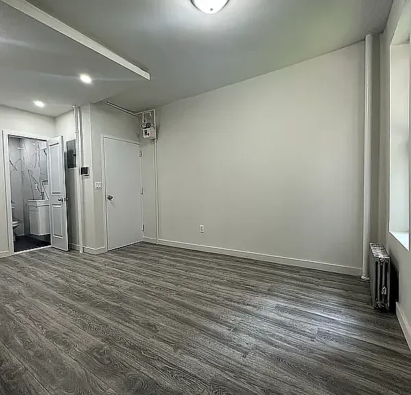 410 W 56th St #2C — Photo 4