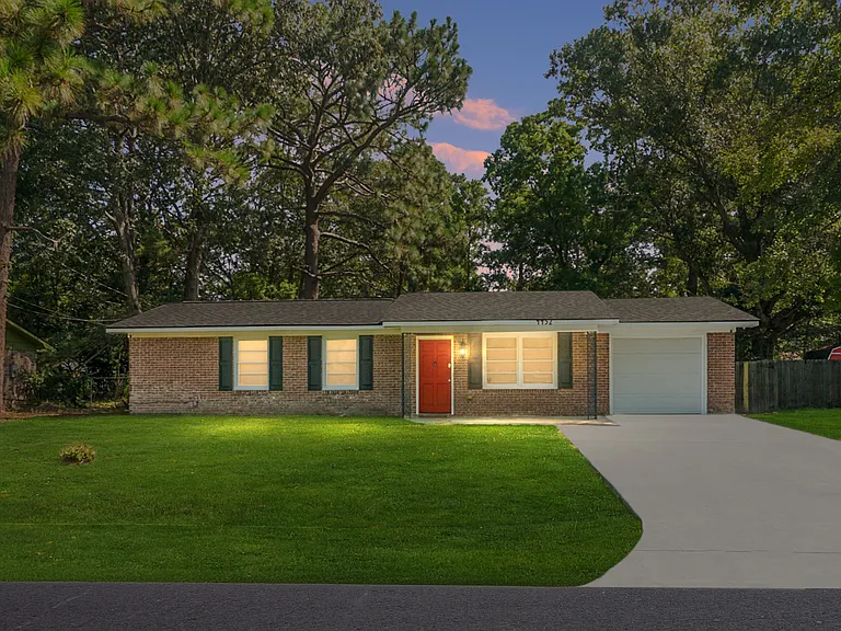 4452 Garwood Dr — Photo 1