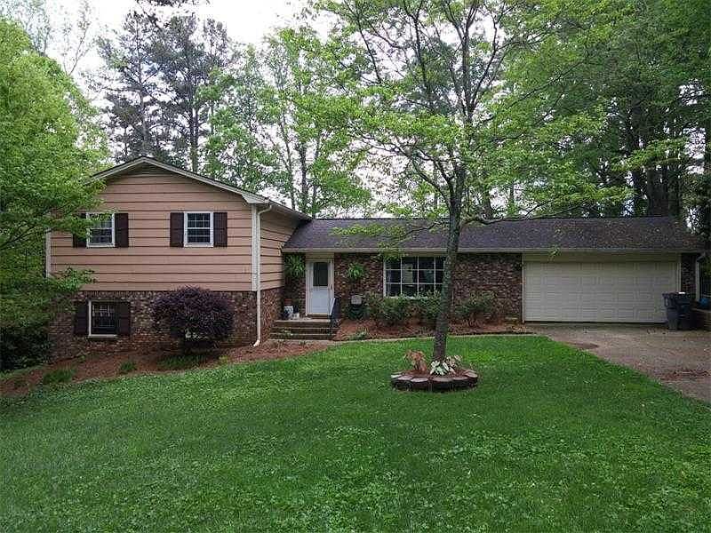 1st image of 3358 Hill Dr #1