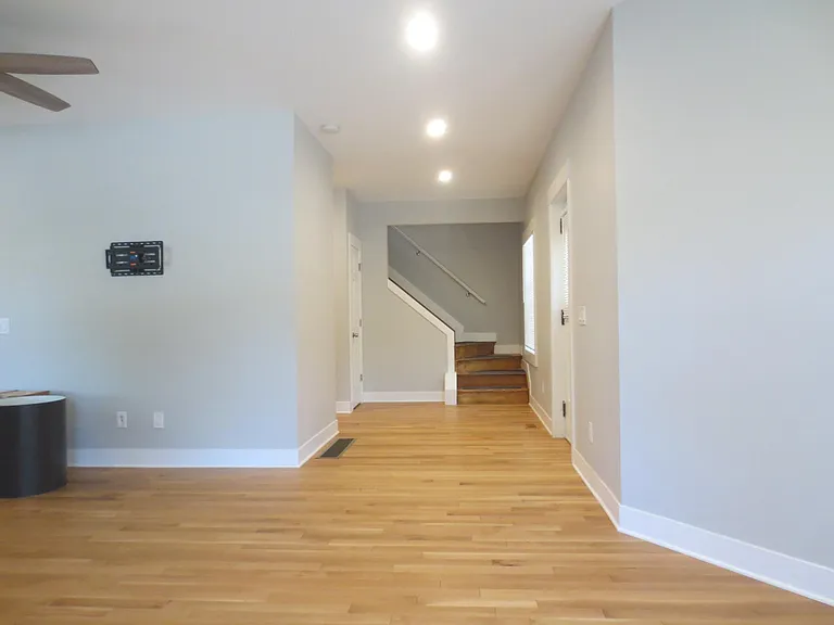 4403 Franklin Blvd — Photo 9