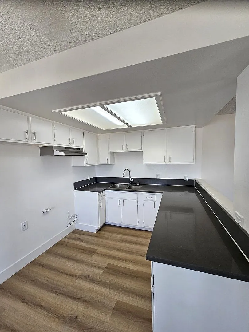 815 Centinela Ave. — Photo 1