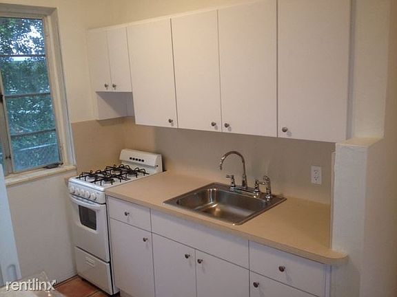 5th image of 1041 8th St APT 3