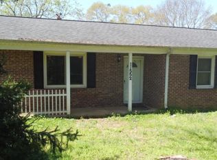 552 Scuffletown Rd, Simpsonville, SC 29681