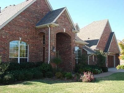 1st image of 300 Comanche Dr