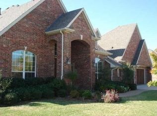 300 Comanche Dr, Denton, TX 76208