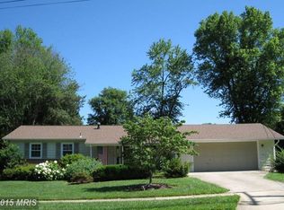 8502 Queen Elizabeth Blvd, Annandale, VA 22003