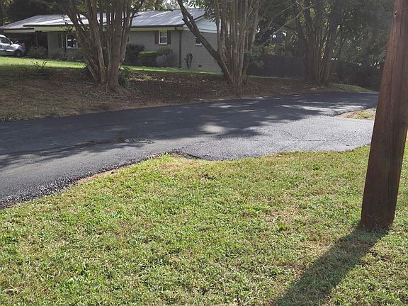 3rd image of 1659 Middlesettlements Rd