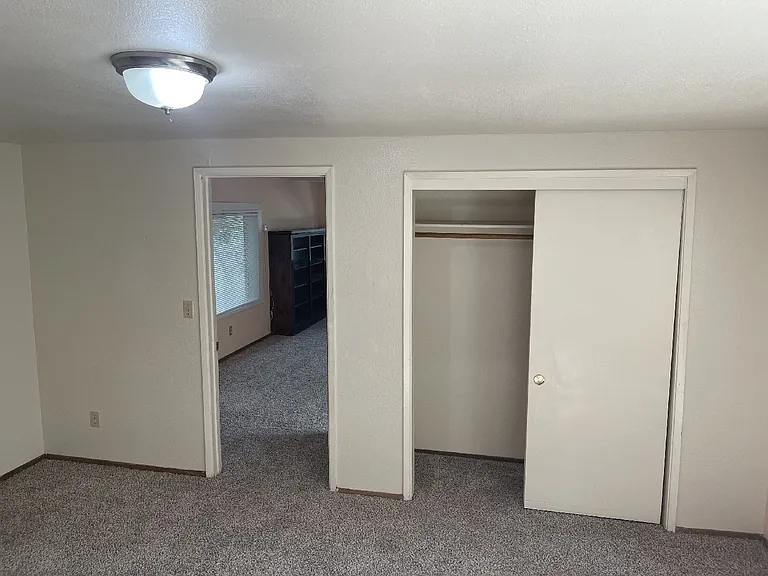 1092 Humboldt Ave — Photo 6