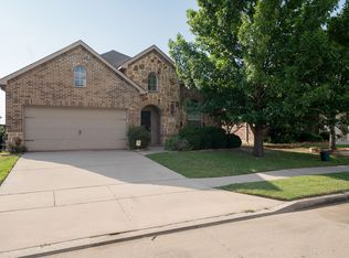 504 Hummingbird Dr, Little Elm, TX 75068