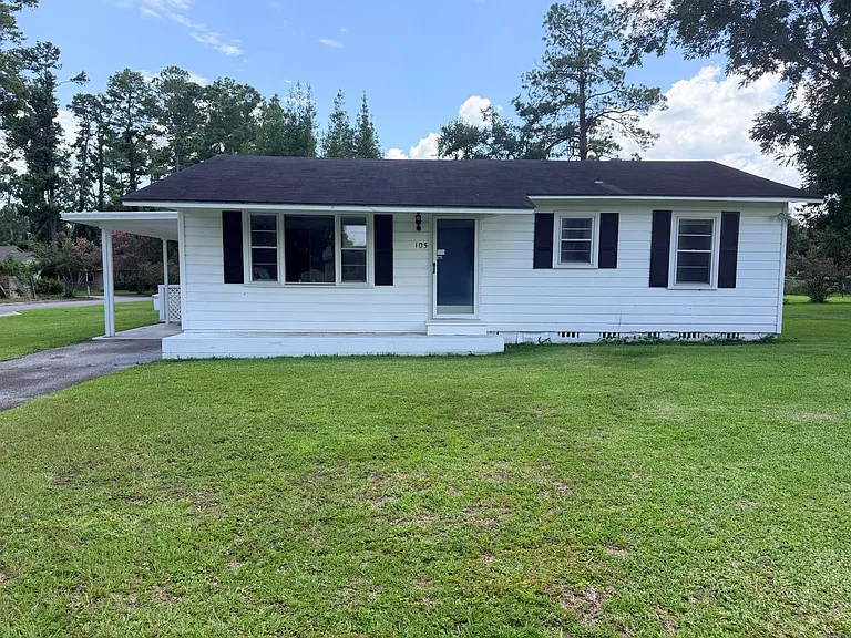105 Highland Heights Dr — Photo 1