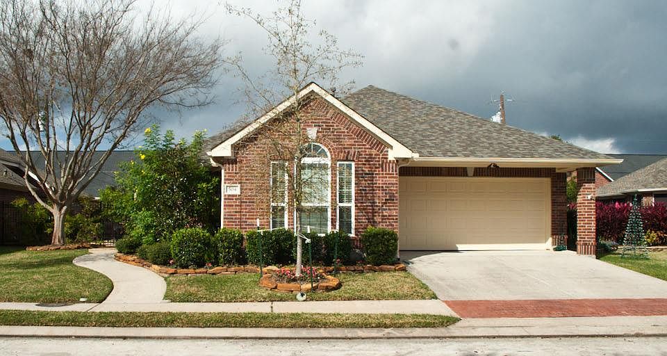 1st image of 504 Pine Creek Dr
