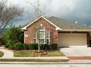 504 Pine Creek Dr, Friendswood, TX 77546
