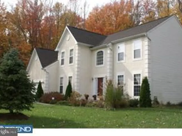 18 Stirling Dr, Newark, DE 19702