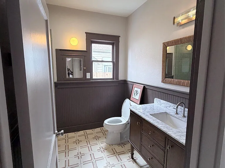 1914 W Magnolia Ave — Photo 5