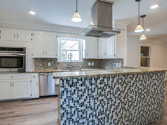 5th image of 7453 Harrow Dr