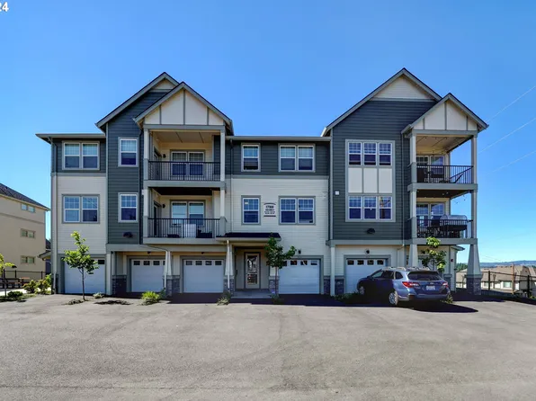 17168 SW Snowdale St #303, Beaverton, OR 97007