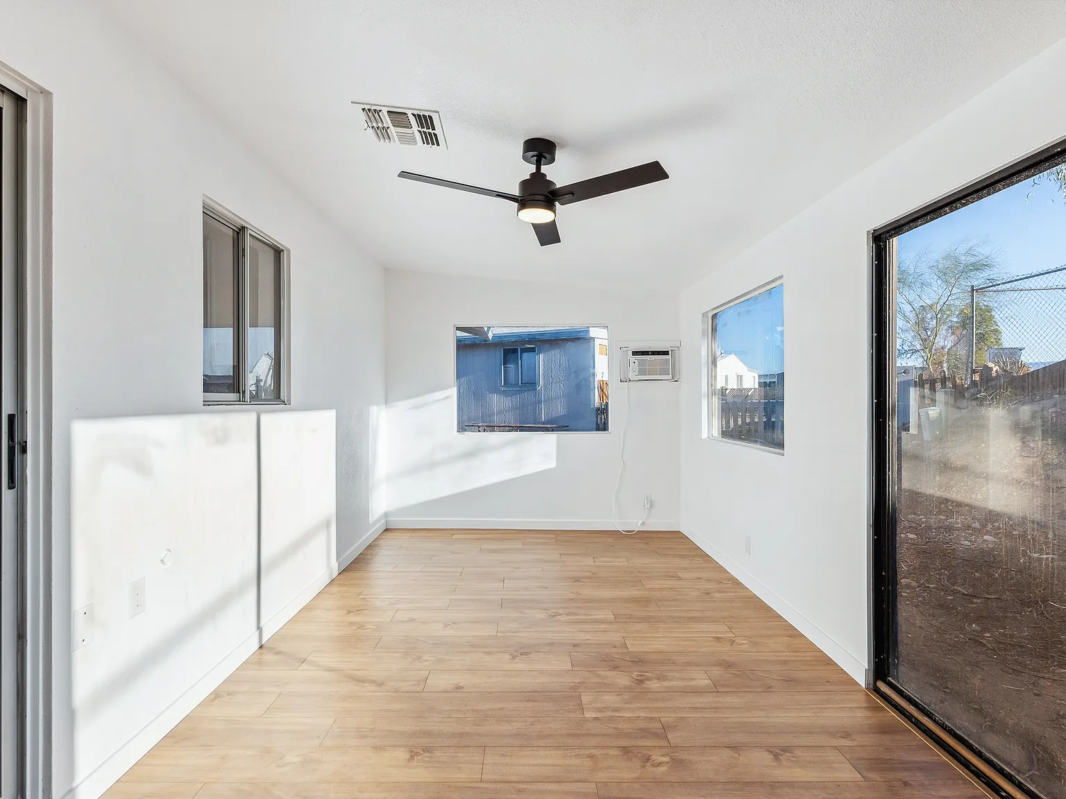 590 Holly Street - 1 — Photo 3