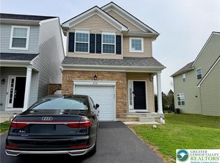 2121 Huntington Ln, Easton, PA 18040
