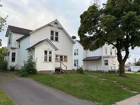2nd image of 1218 & 1222 Lake Shore Dr W