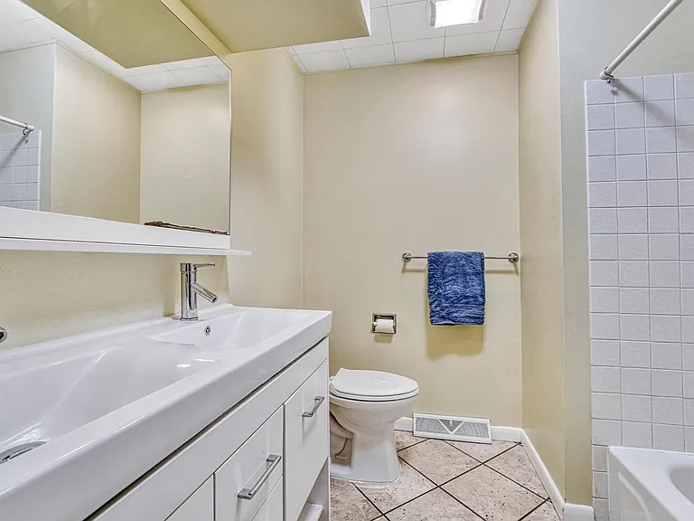 6905 E Hillside Pl — Photo 26