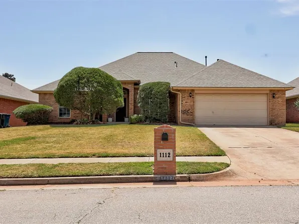 1112 Copperfield Dr, Edmond, OK 73003