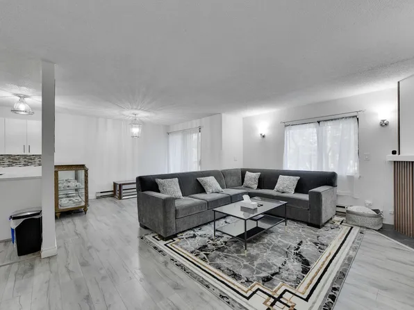 7064 133b St #203, Surrey, BC V3W 8A4