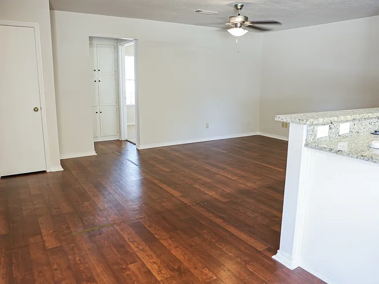 1302 Crescent St — Photo 22
