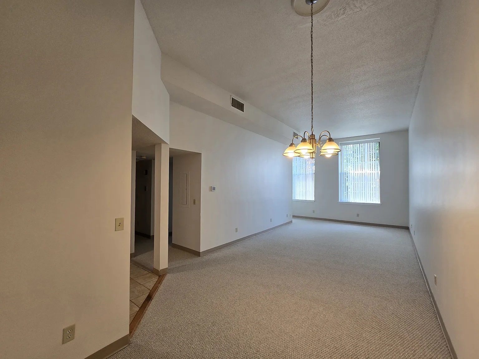 1 bed, 800 sqft, $1,950 — Photo 3