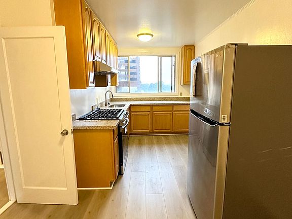 3rd image of 1715 Taraval St