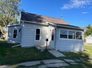 631 3rd St, Perry, IA 50220