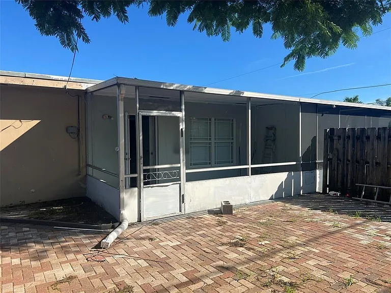 420 SE 13th Dr — Photo 15