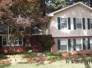 1079 Evelyn Ln, Lilburn, GA 30047