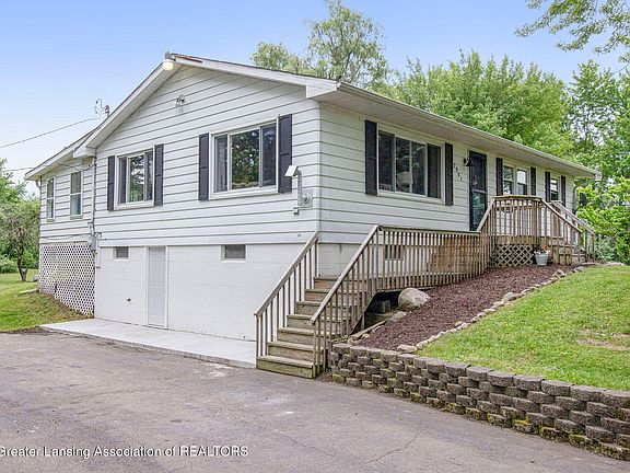 3rd image of 2901 Parman Rd