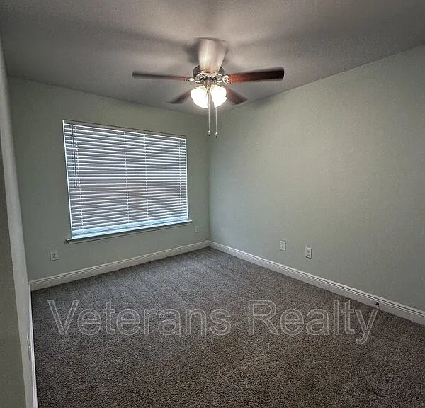 14073 Fox Hill Dr — Photo 16