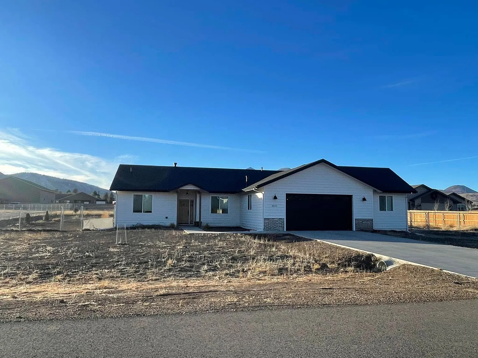 3 bed, 2.5 bath, 2000 sqft, $3,200 — Photo 2